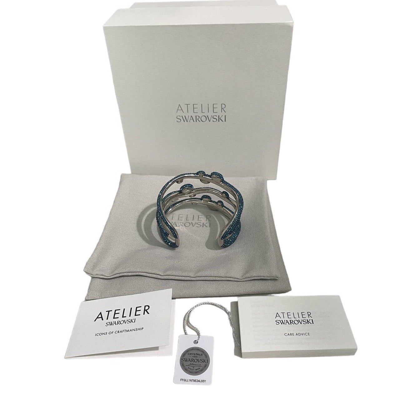Swarovski Atelier Tigris bracelet Water droplets, size M Blue, Palladium plated New