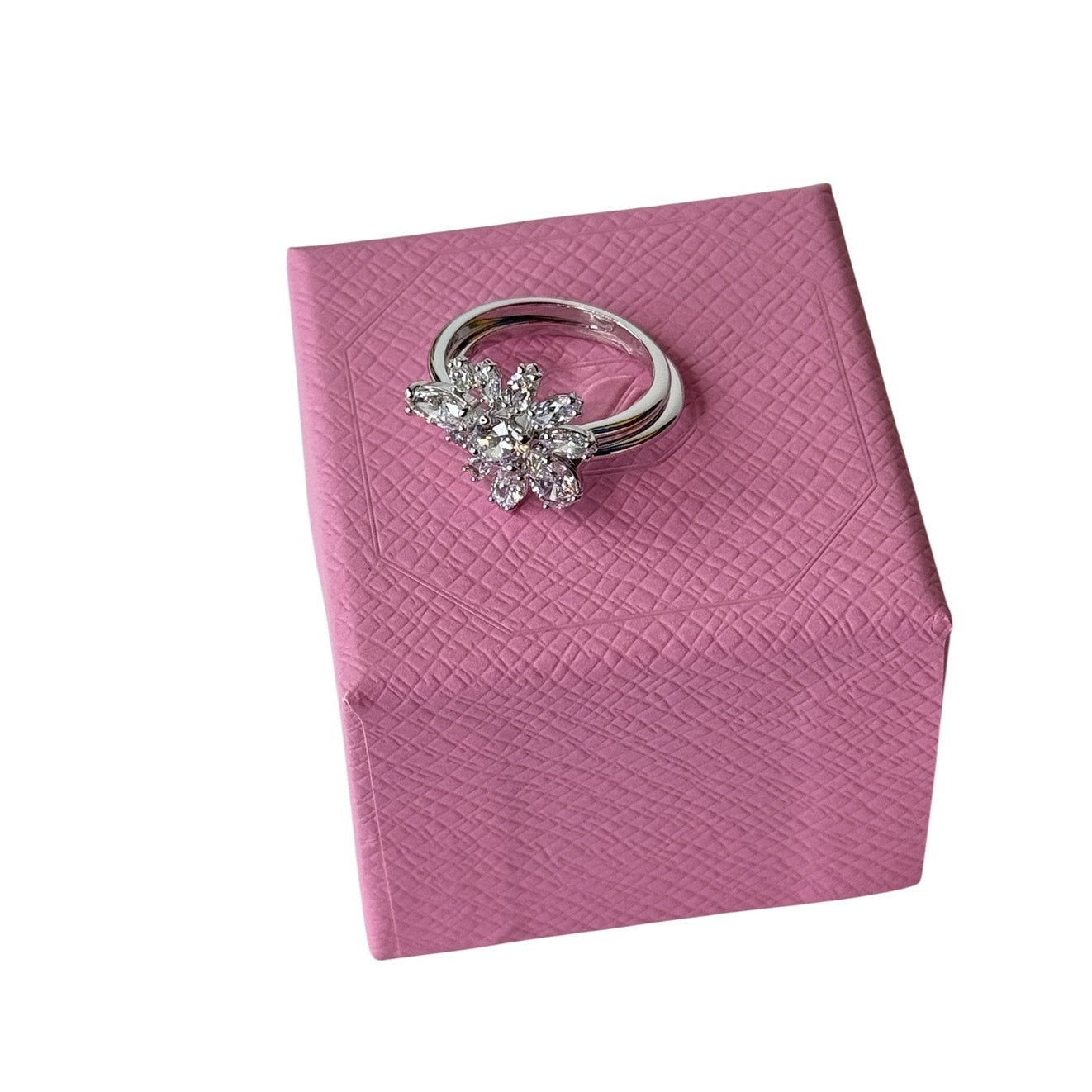 Swarovski Gema Flower Ring Rhodium Plated with Clear Stones Cocktail 58 - USA 8