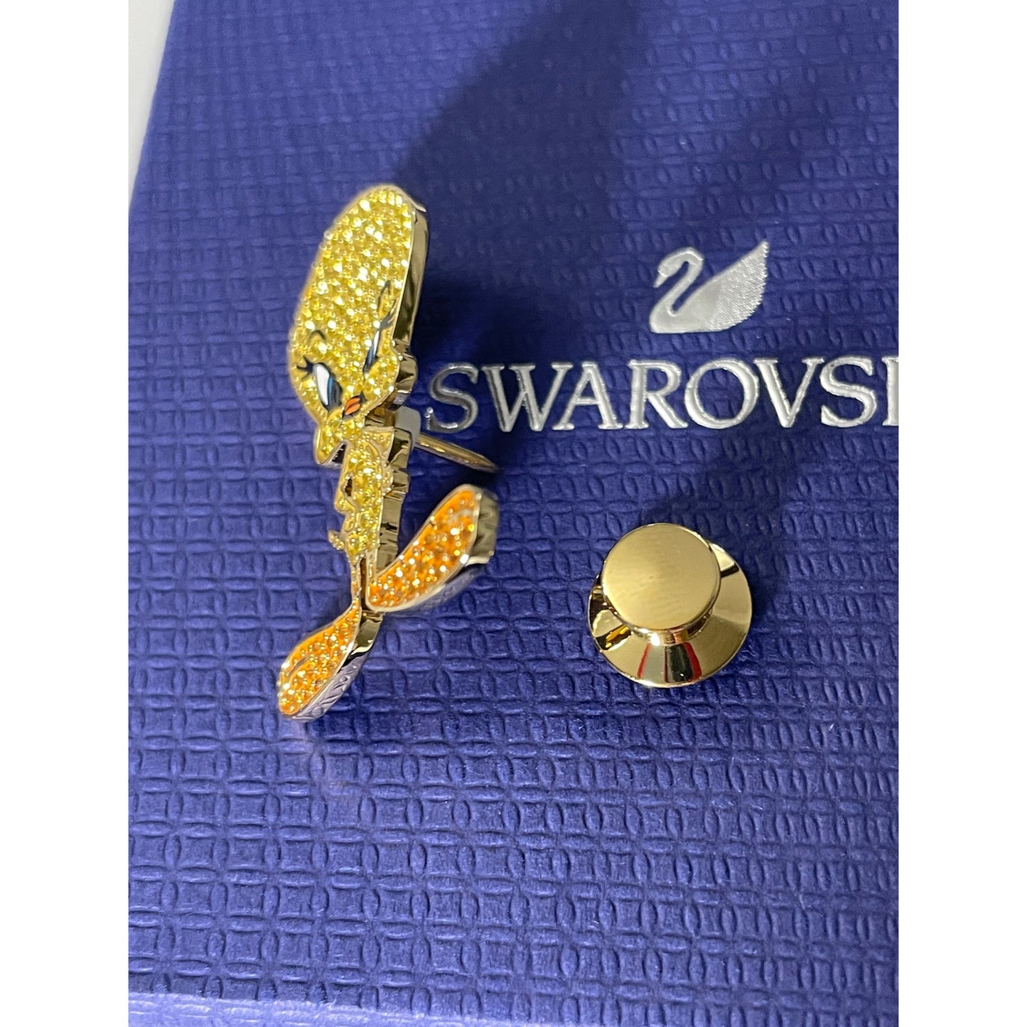 Swarovski Tweety Tie PIN Looney Tunes new