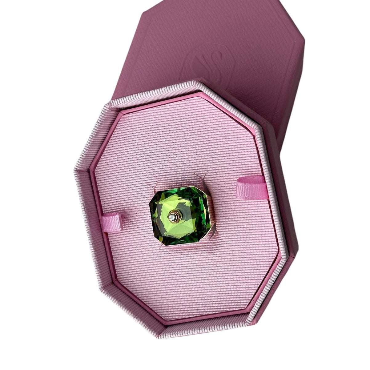 Swarovski Numina cocktail ring Octagon cut, Green, Gold-tone plated Size 9 / 60