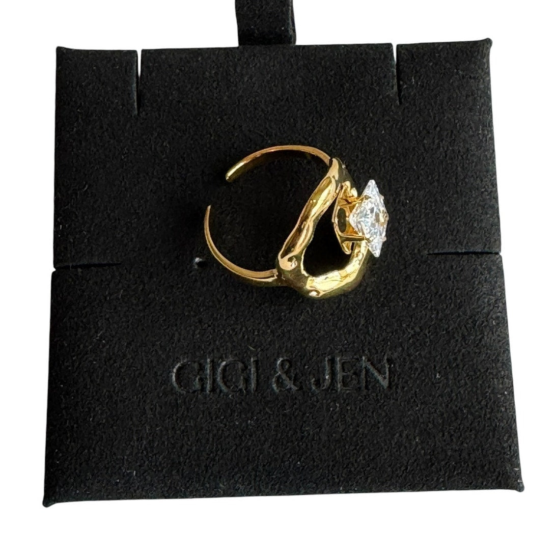 Luxe Orbit Ring adjustable
