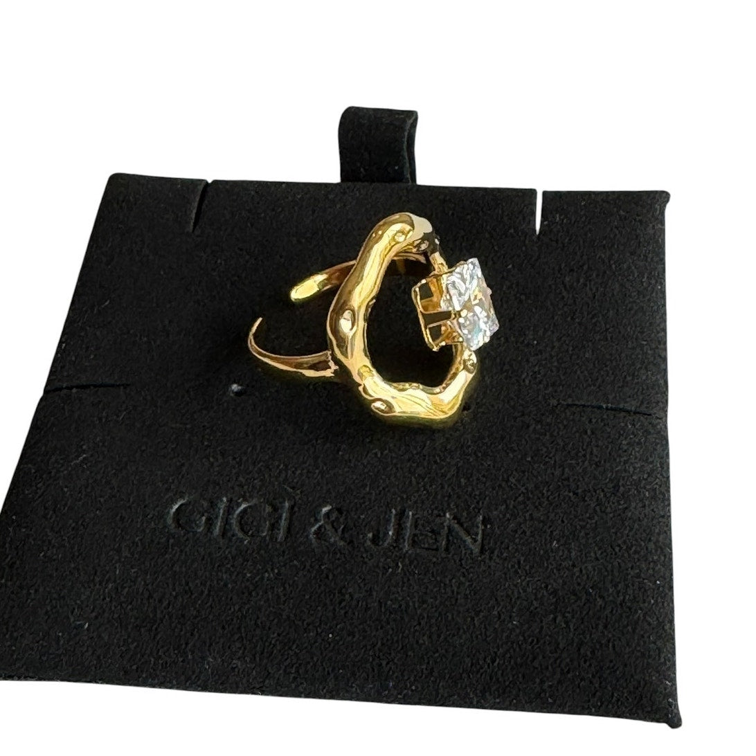 Luxe Orbit Ring adjustable