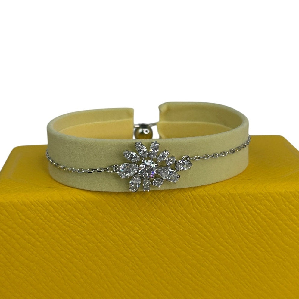 Swarovski Gema Adjustable bracelet Mixed cuts, Flower, White, Rhodium plated