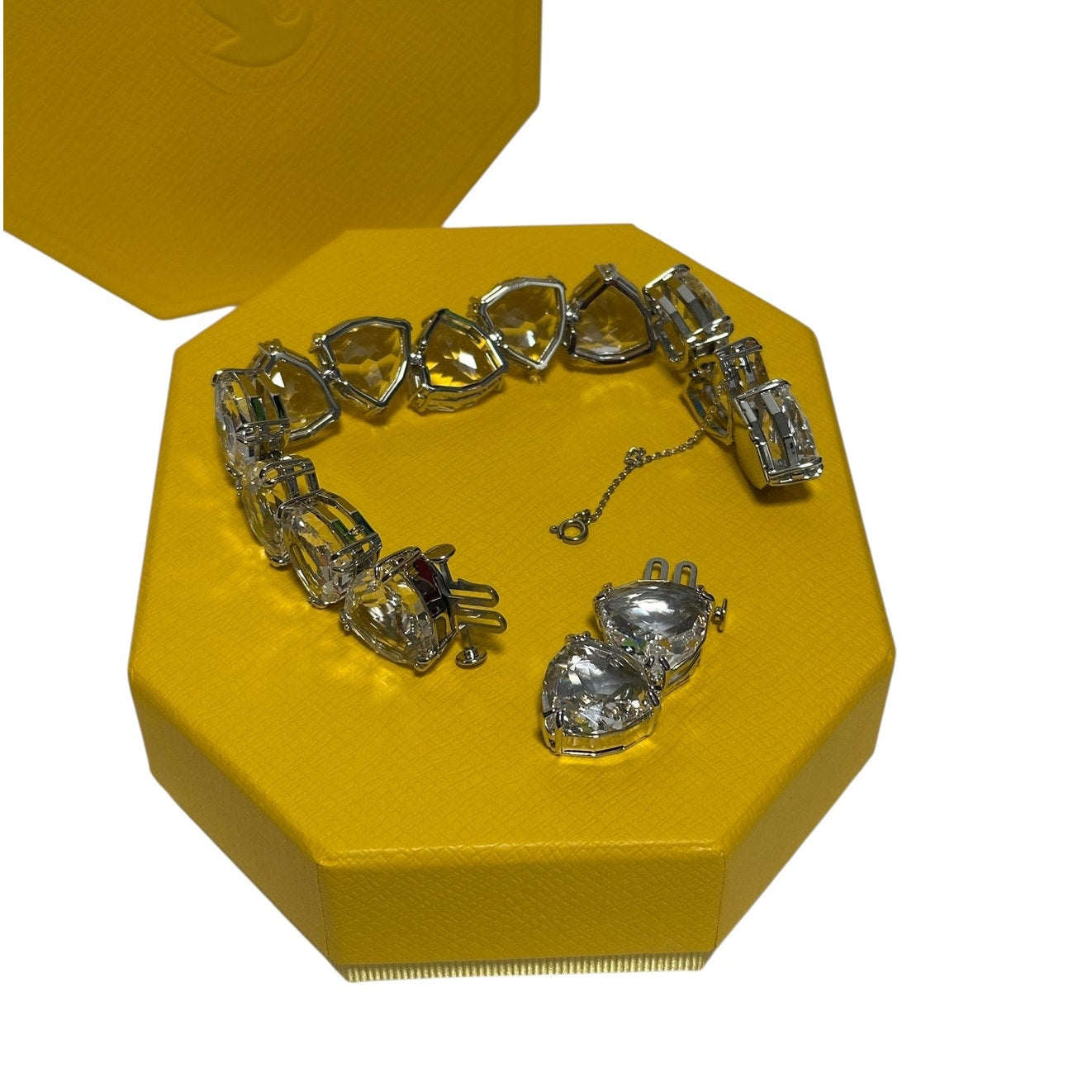 Swarovski Millenia bracelet Triangle cut crystals, White, Rhodium plated M