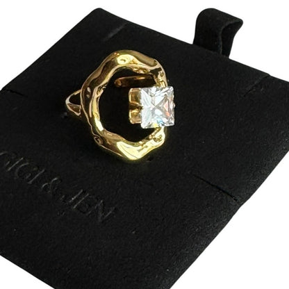 Luxe Orbit Ring adjustable