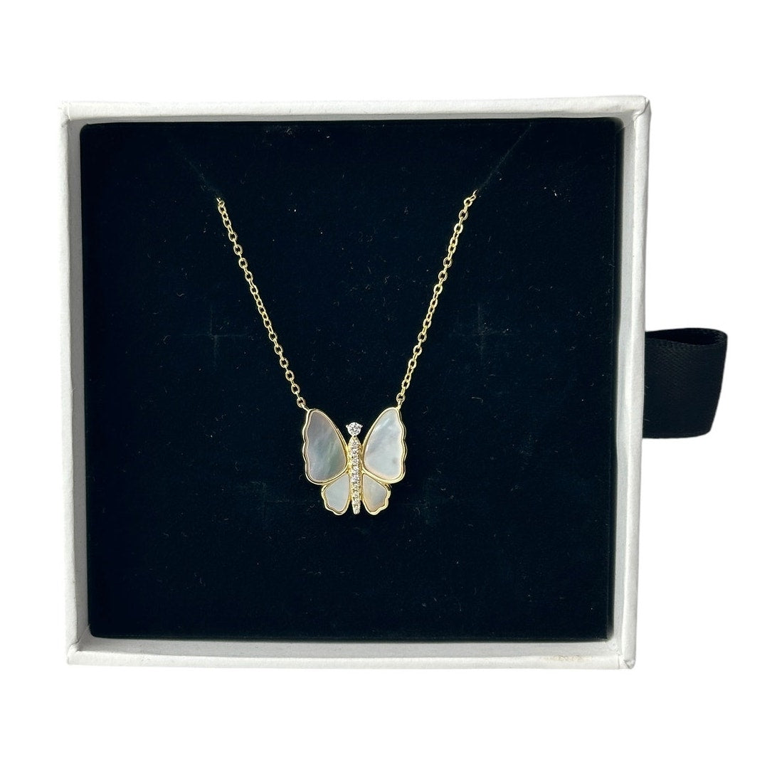 Stunning Butterfly Pendant Necklace – Elegant Effect with Central Butterfly Design | Perfect Gift for Her