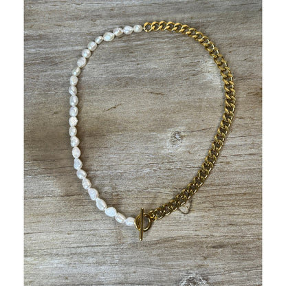 Water Pearled Chain Mix with Gold tone Necklace