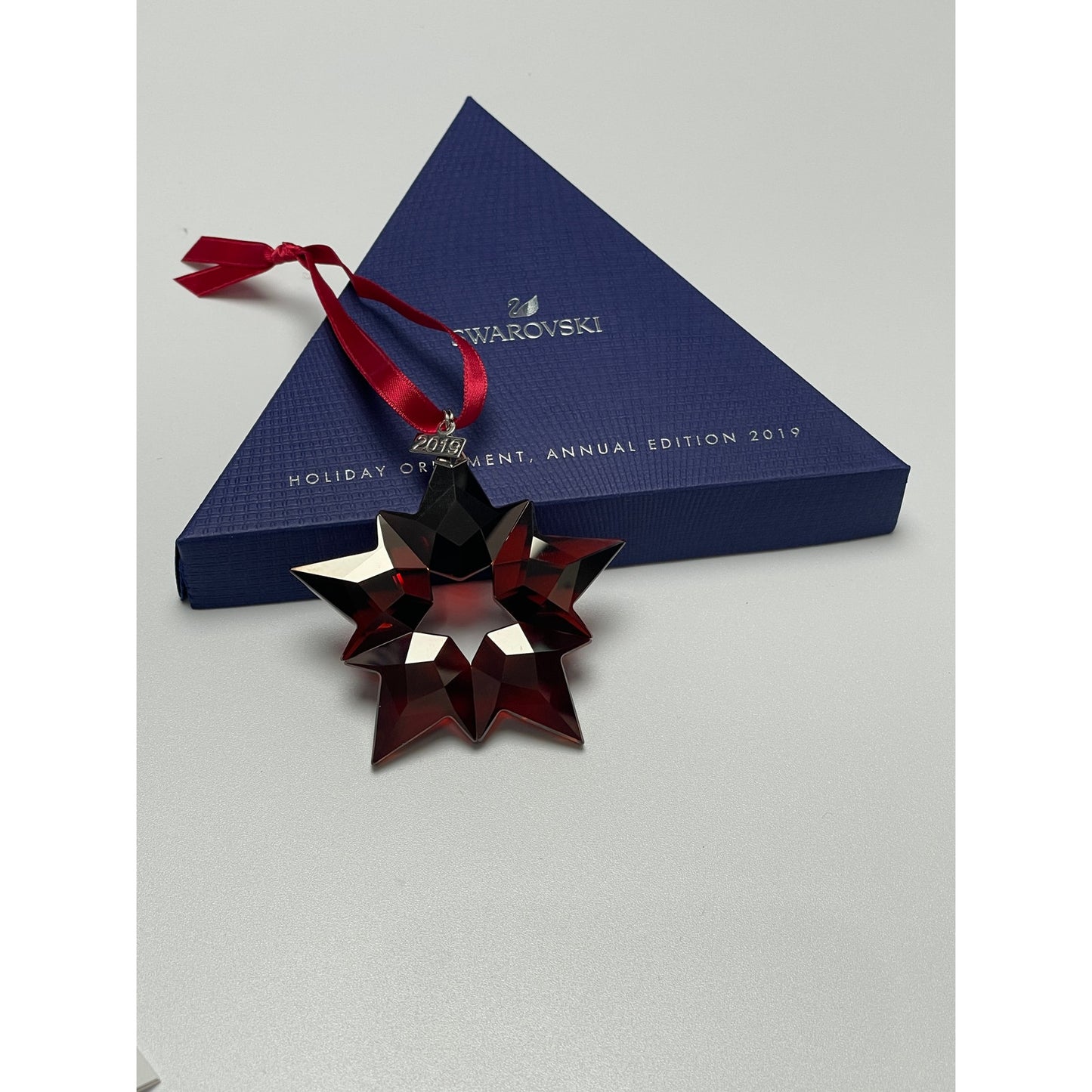 SWAROVSKI 2019 holiday ornament Christmas Large Star Red Ornament