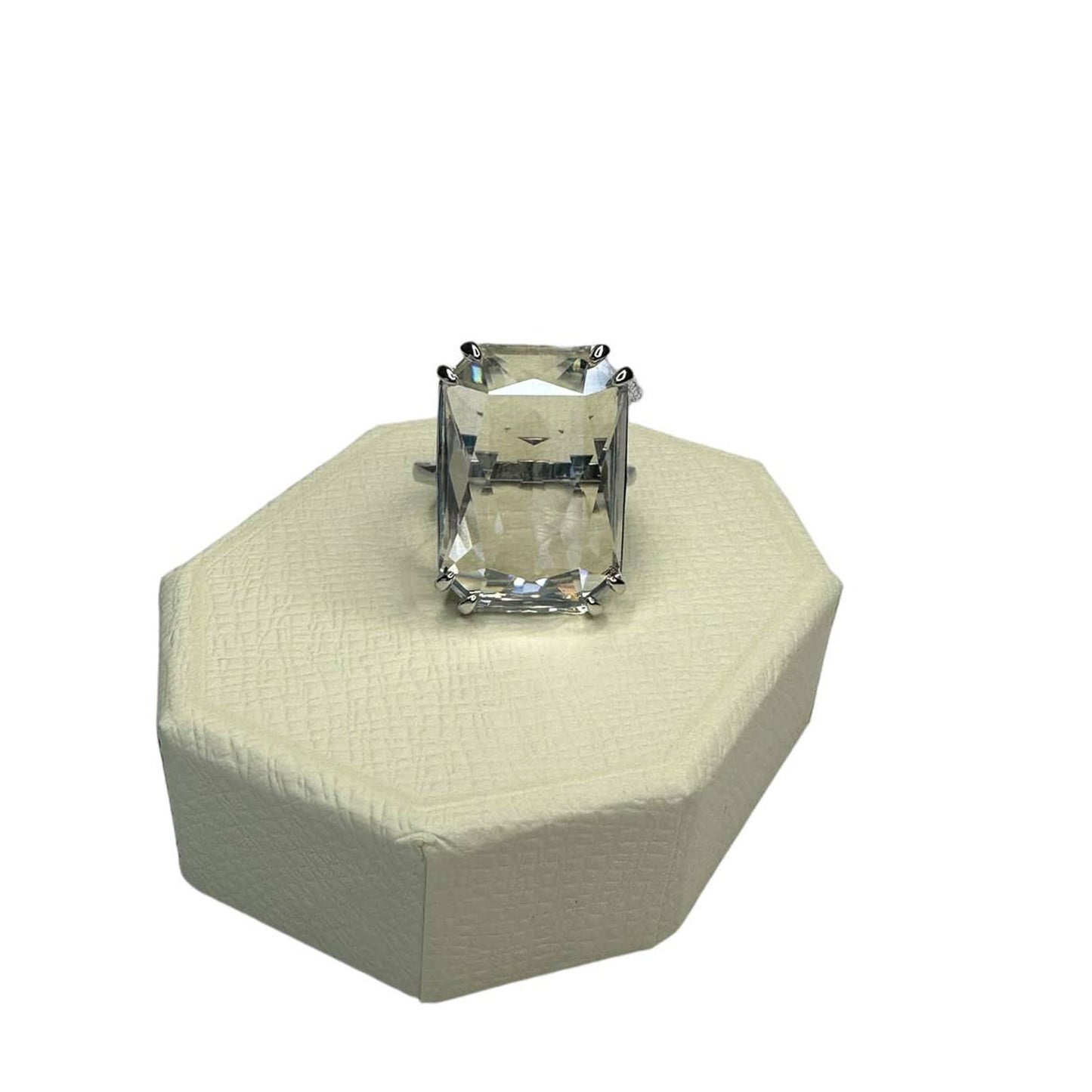 Swarovski Mesmera cocktail ring Oversized crystal 52 EUR / 6 USA